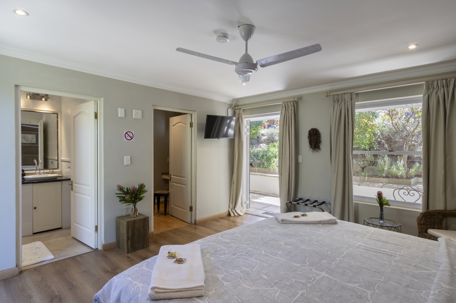 6 Bedroom Property for Sale in La Concorde Western Cape